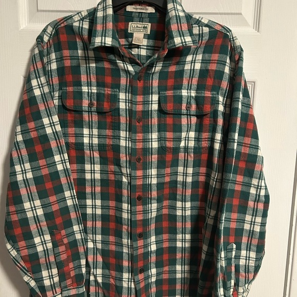 L.L. Bean Other - L.L. Bean Green and Red Casual Button Down Shirt